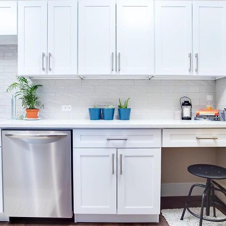 Gorgeous 2Br Condo W Parking Patio Coffee! Calgary Luaran gambar
