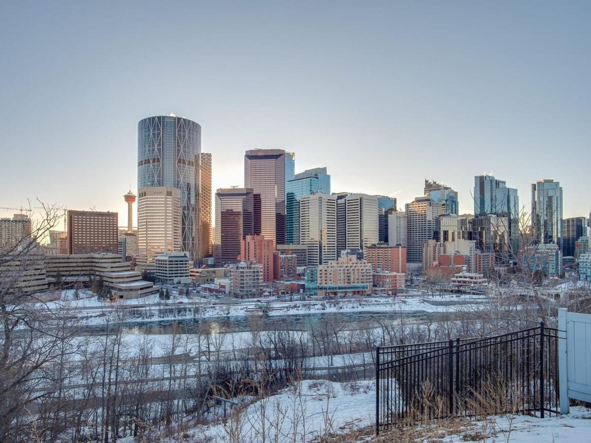 Gorgeous 2Br Condo W Parking Patio Coffee! Calgary Luaran gambar