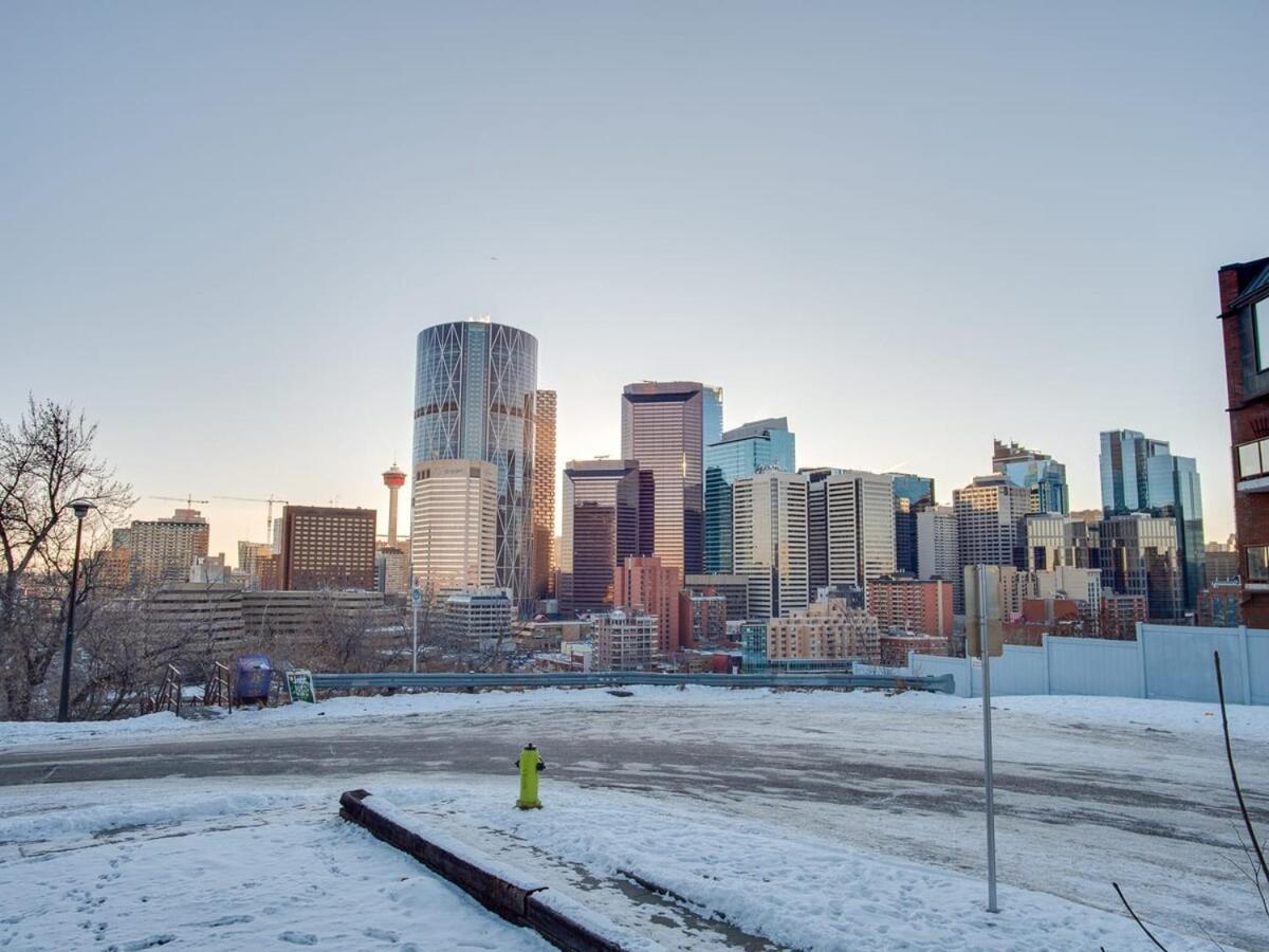 Gorgeous 2Br Condo W Parking Patio Coffee! Calgary Luaran gambar