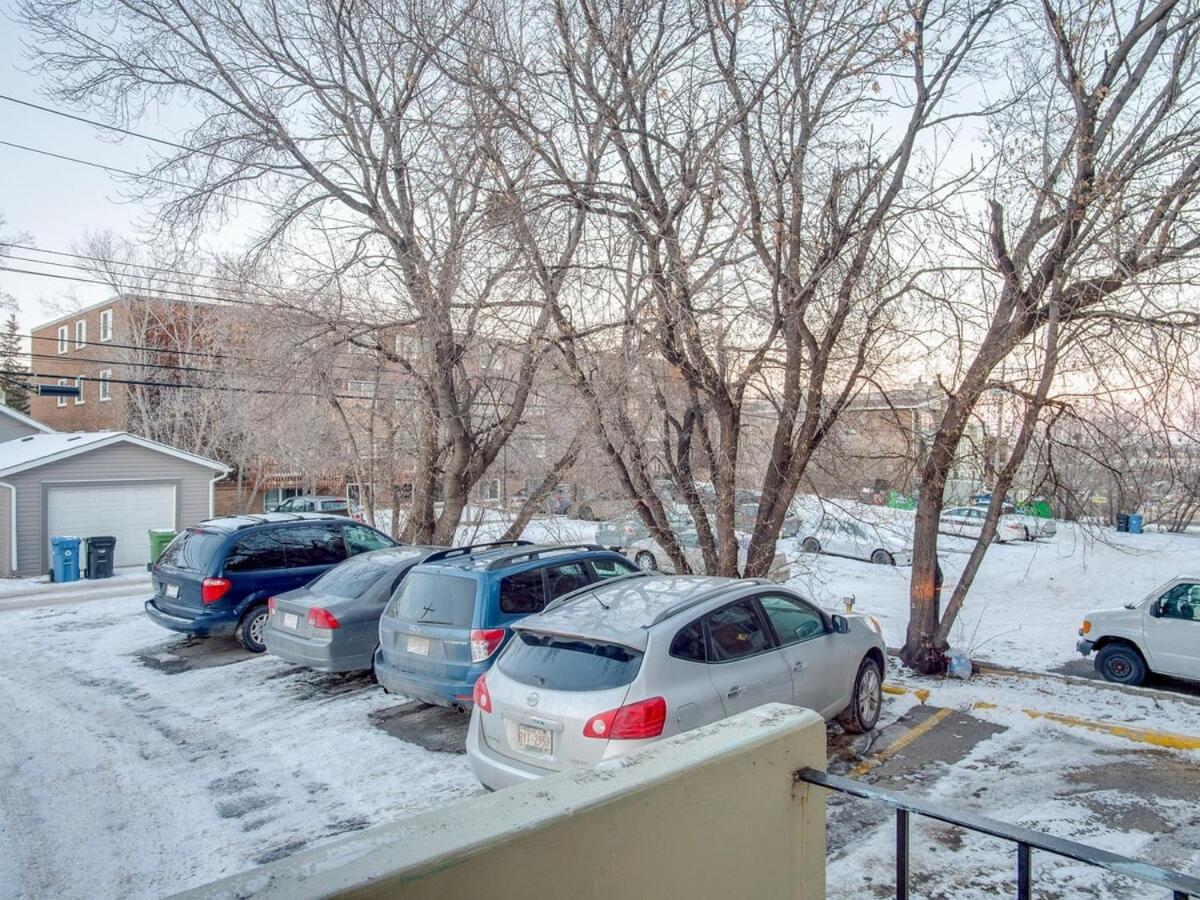 Gorgeous 2Br Condo W Parking Patio Coffee! Calgary Luaran gambar