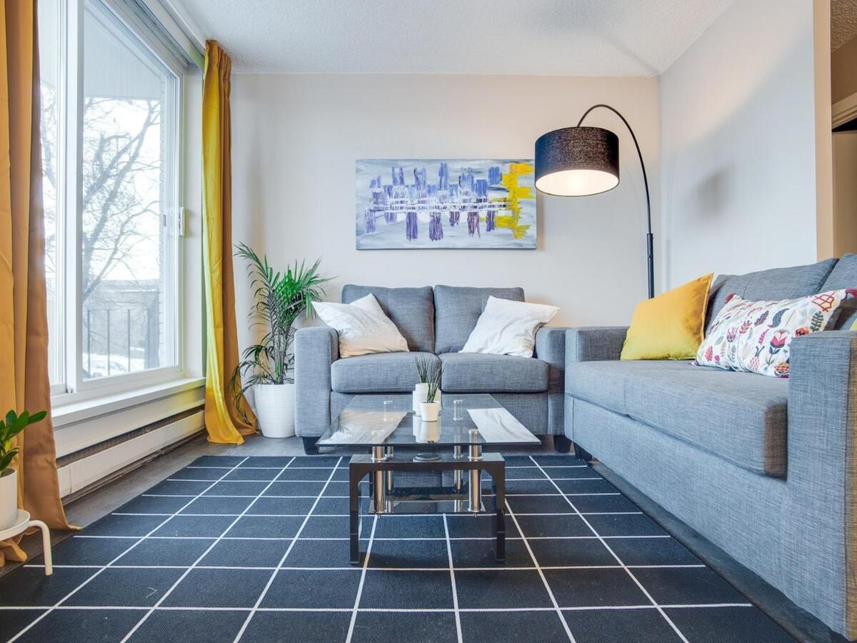 Gorgeous 2Br Condo W Parking Patio Coffee! Calgary Luaran gambar